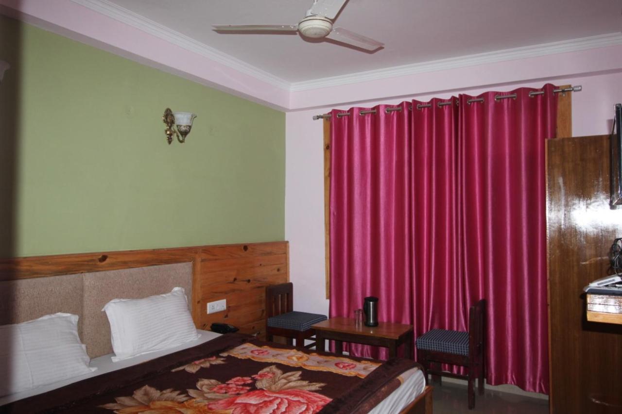 Hotel Ravine Pālampur エクステリア 写真